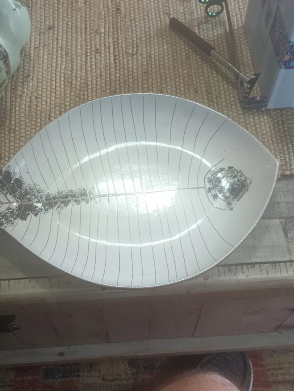 White Decorative Leaf Wall Plate - Home Wall Decor